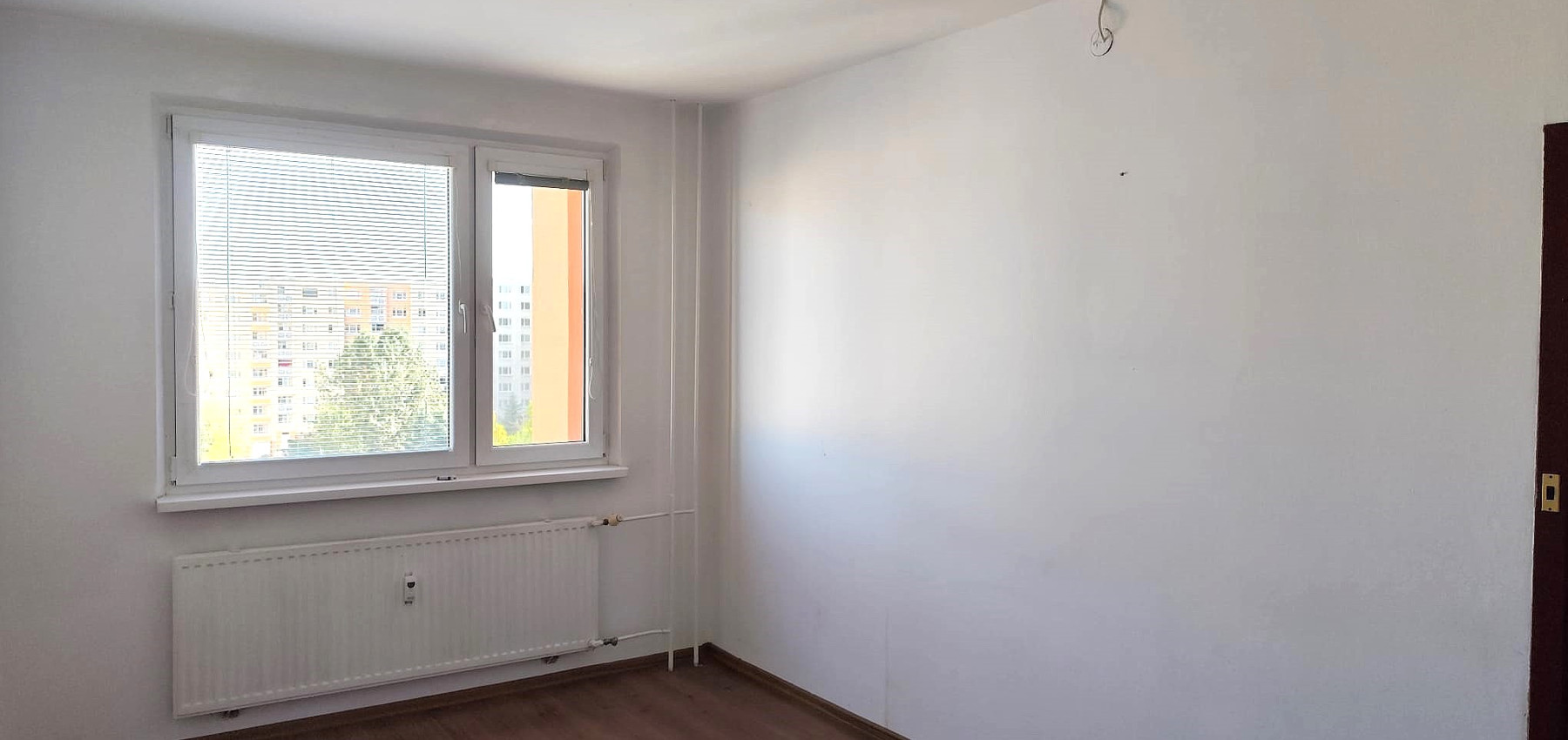 PREDANÝ .... Na predaj veľký 3 izbový byt v zachovalom udržiavanom pôvodnom stave Lomnická