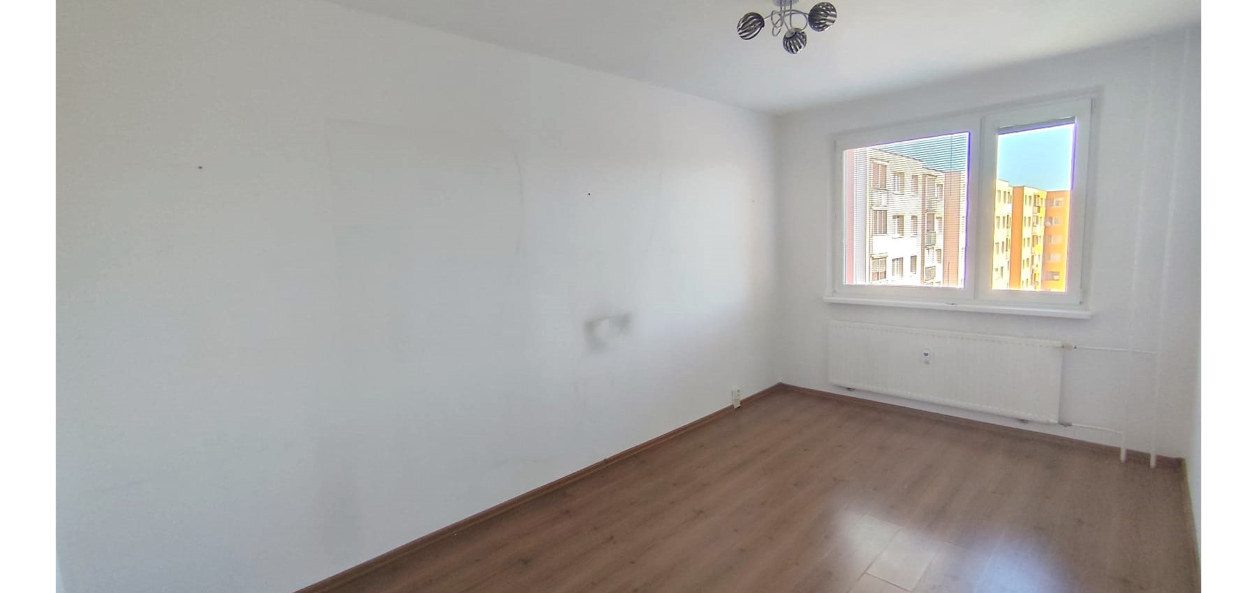 PREDANÝ .... Na predaj veľký 3 izbový byt v zachovalom udržiavanom pôvodnom stave Lomnická