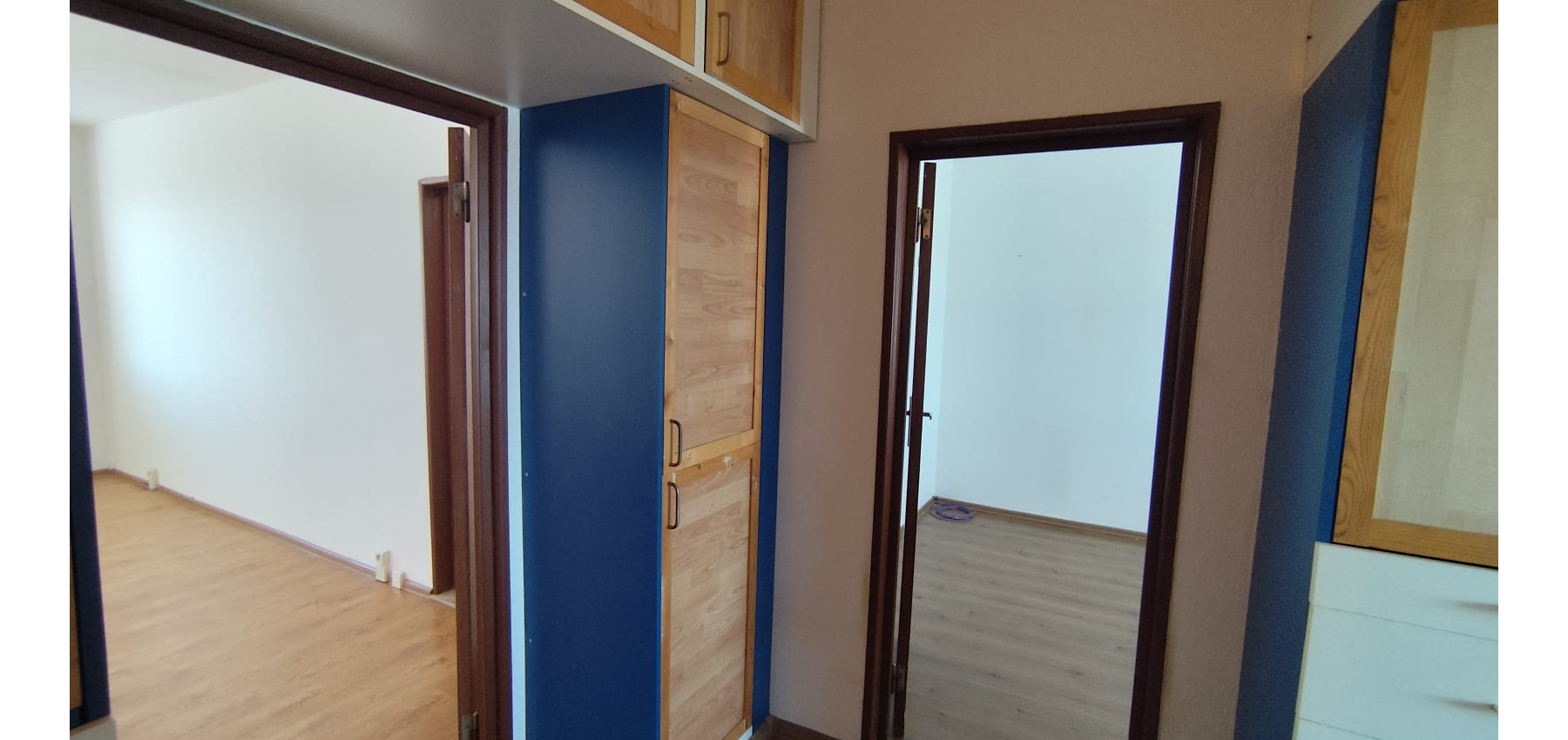 PREDANÝ .... Na predaj veľký 3 izbový byt v zachovalom udržiavanom pôvodnom stave Lomnická