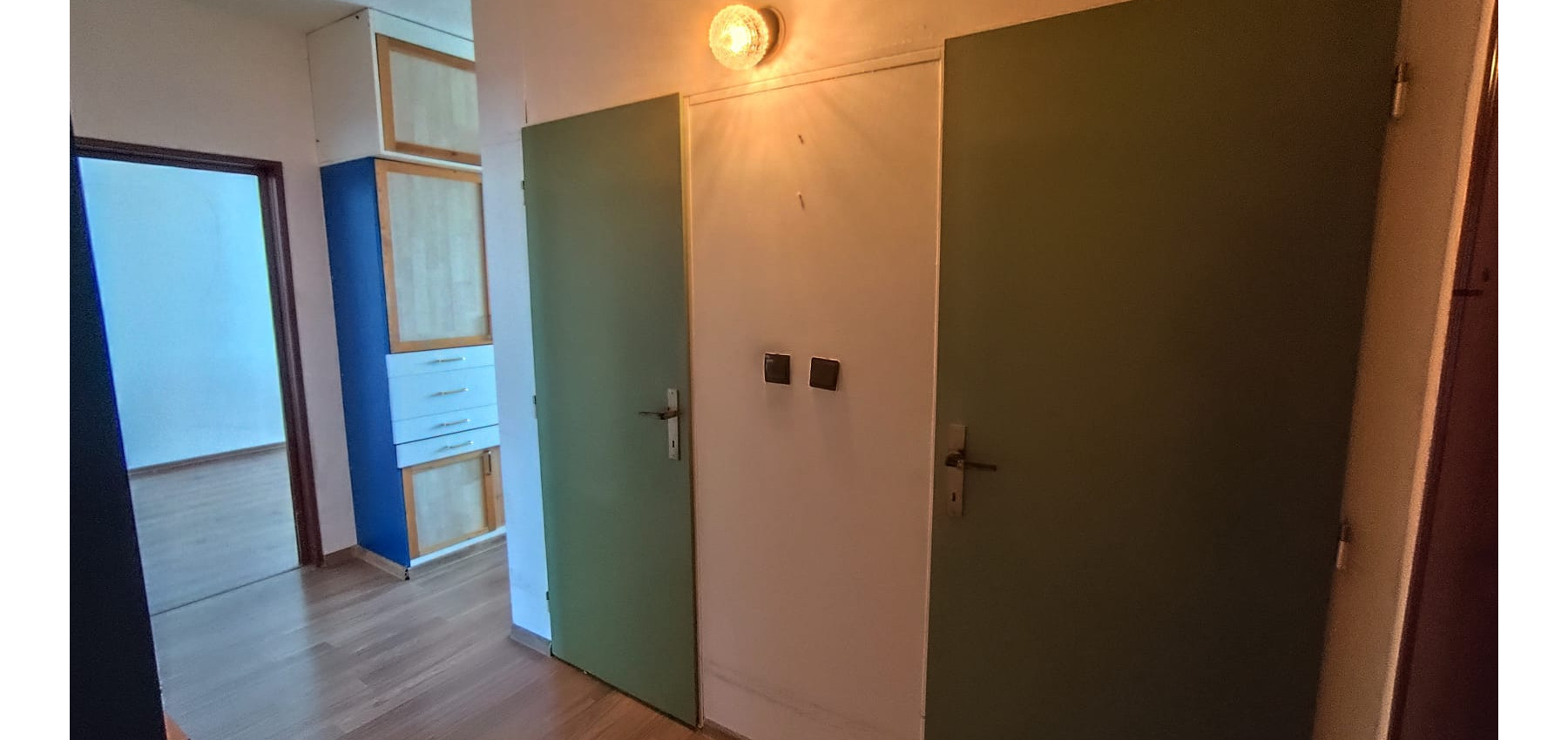 PREDANÝ .... Na predaj veľký 3 izbový byt v zachovalom udržiavanom pôvodnom stave Lomnická