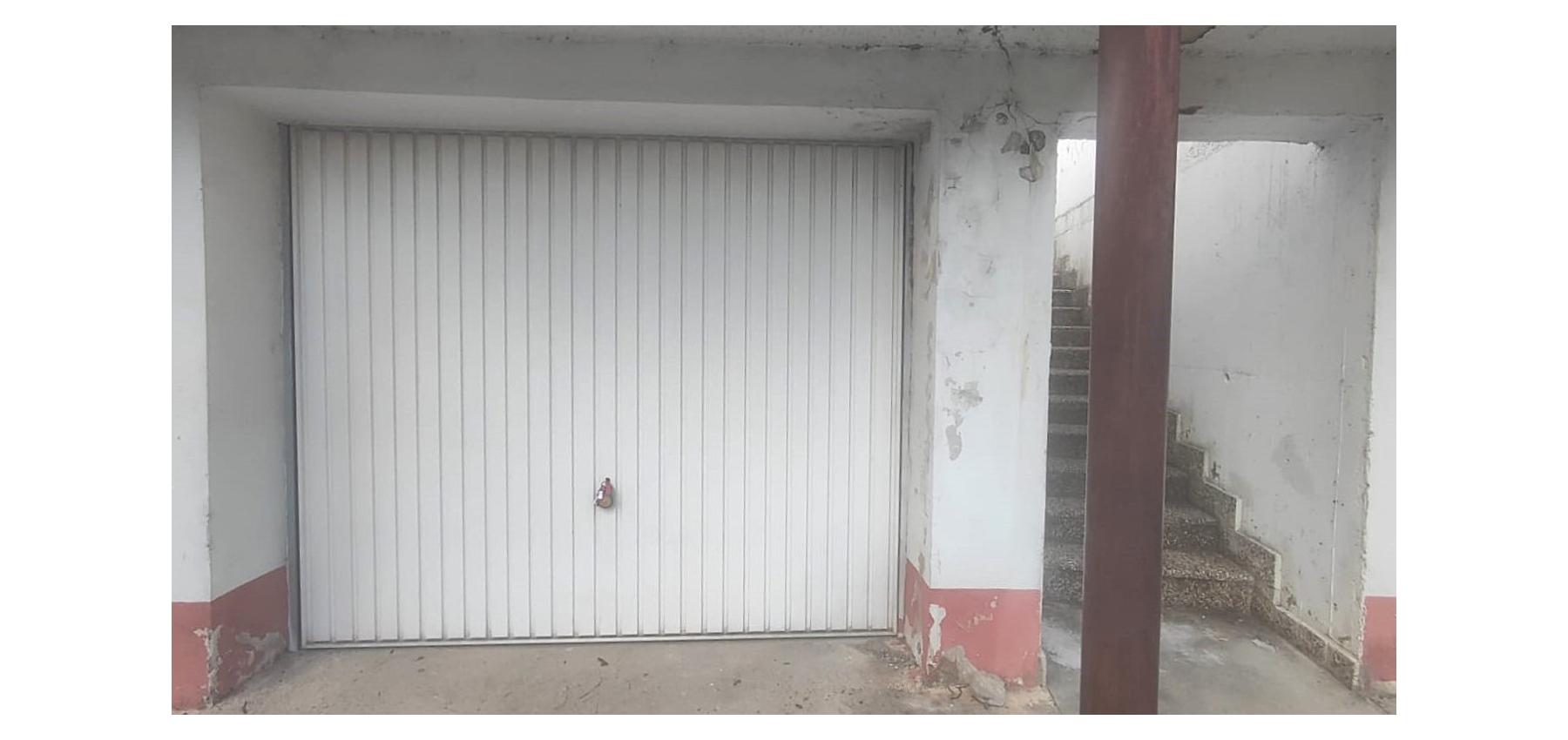 Prenajatá do 1.9.2026.....Garáž  s kumbálom na Tekeľovej ulici