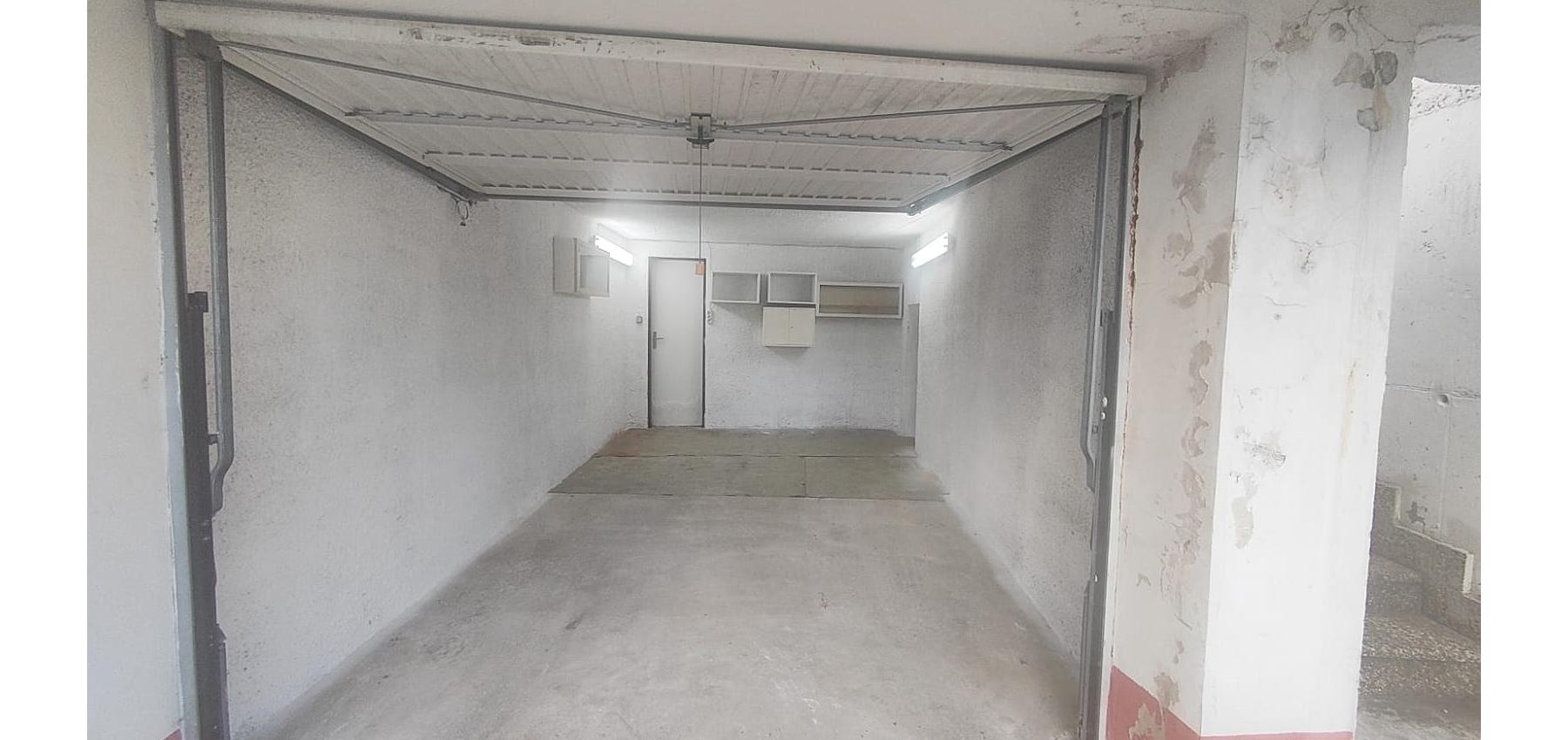 Prenajatá do 1.9.2026.....Garáž  s kumbálom na Tekeľovej ulici