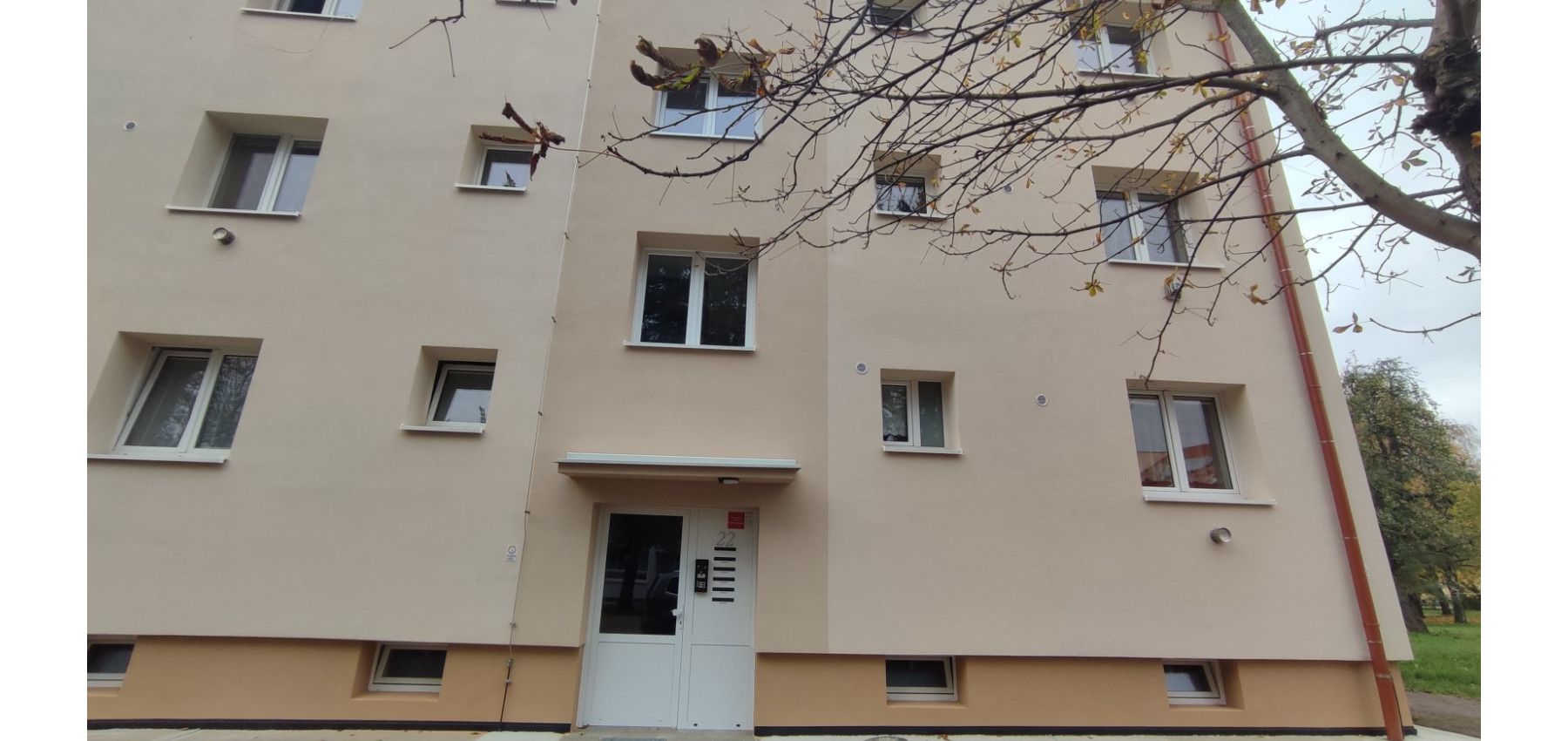 Na predaj tehlový 2 izbový byt s balkónom v blízkosti OC NOVUM, aktuálne prenajatý