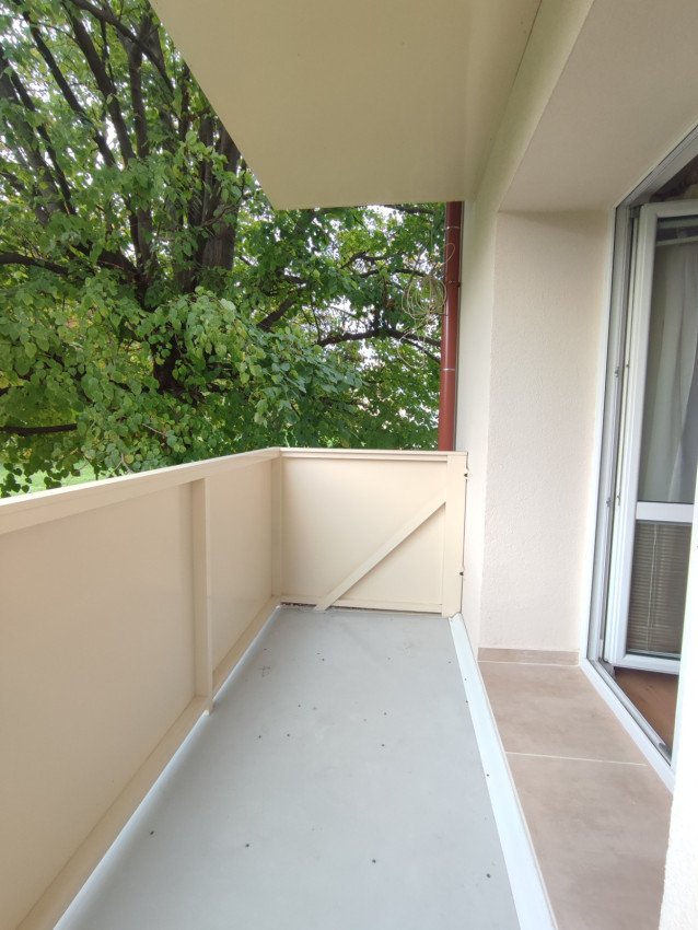 Na predaj tehlový 2 izbový byt s balkónom v blízkosti OC NOVUM, aktuálne prenajatý