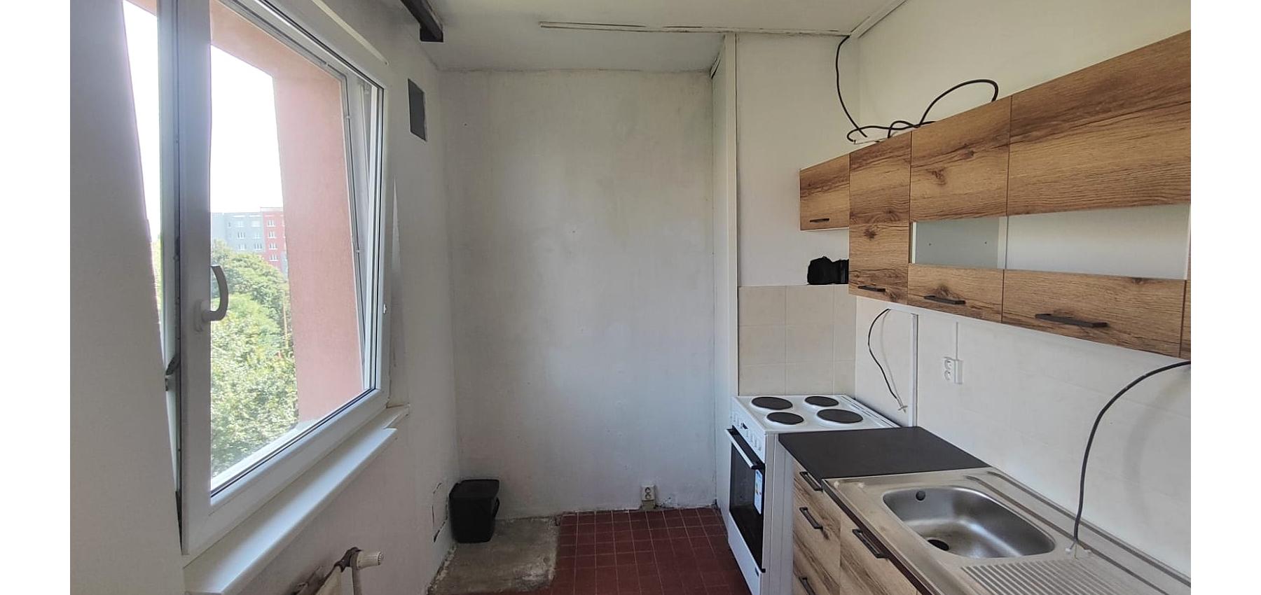 REZERVOVANÝ .... Veľký 4 izbový byt 86 m2, Sabinovská, ihneď k dispozícii