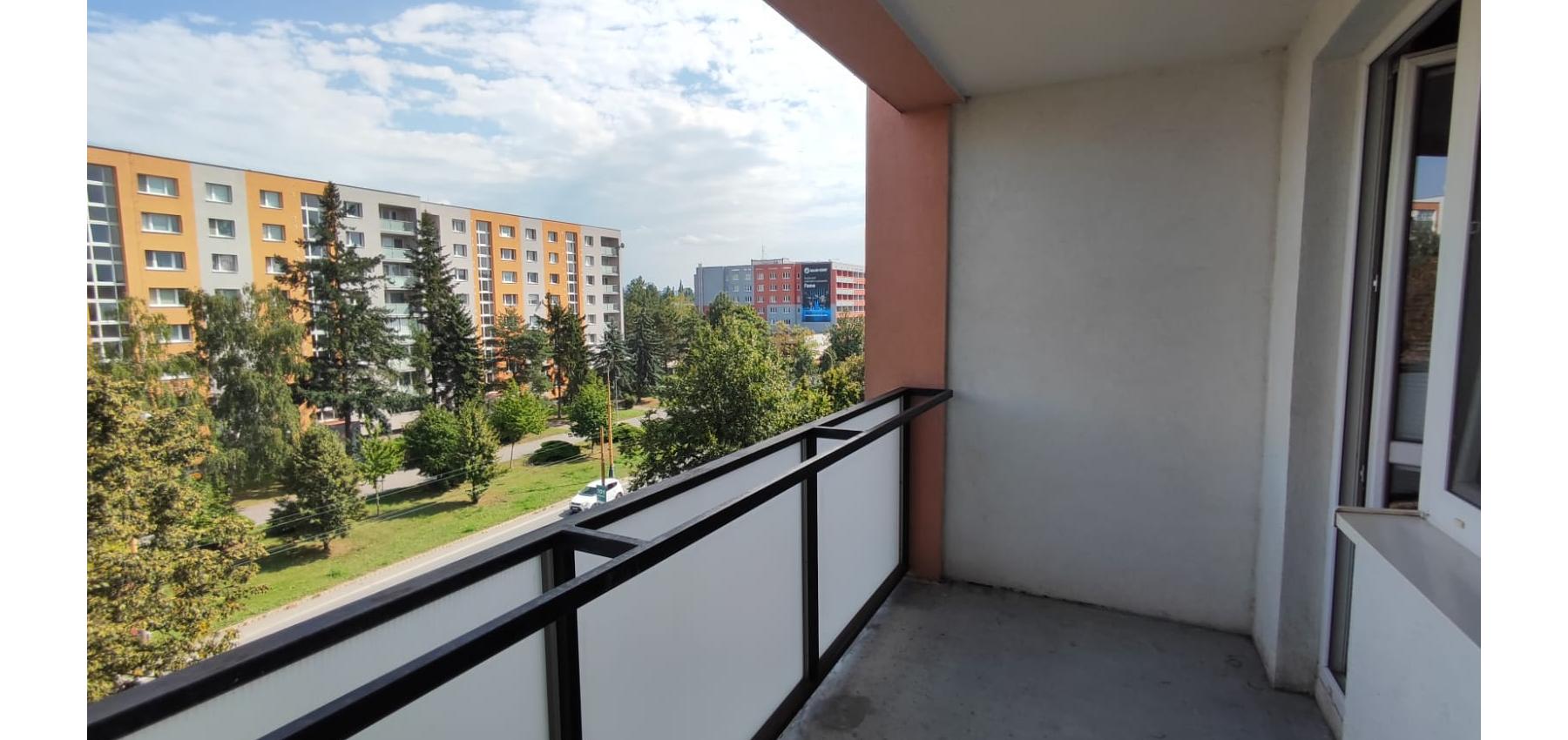 REZERVOVANÝ .... Veľký 4 izbový byt 86 m2, Sabinovská, ihneď k dispozícii