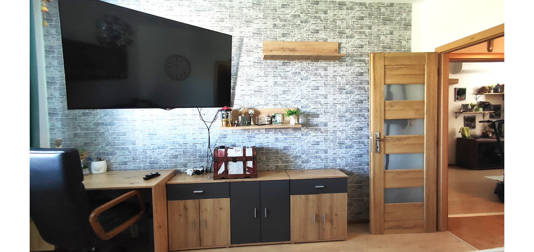 Dizajnovo prepracovaný lukratívny 4 izbový byt Sídlisko 3, klíma, loggia s tieniacimi fóliami