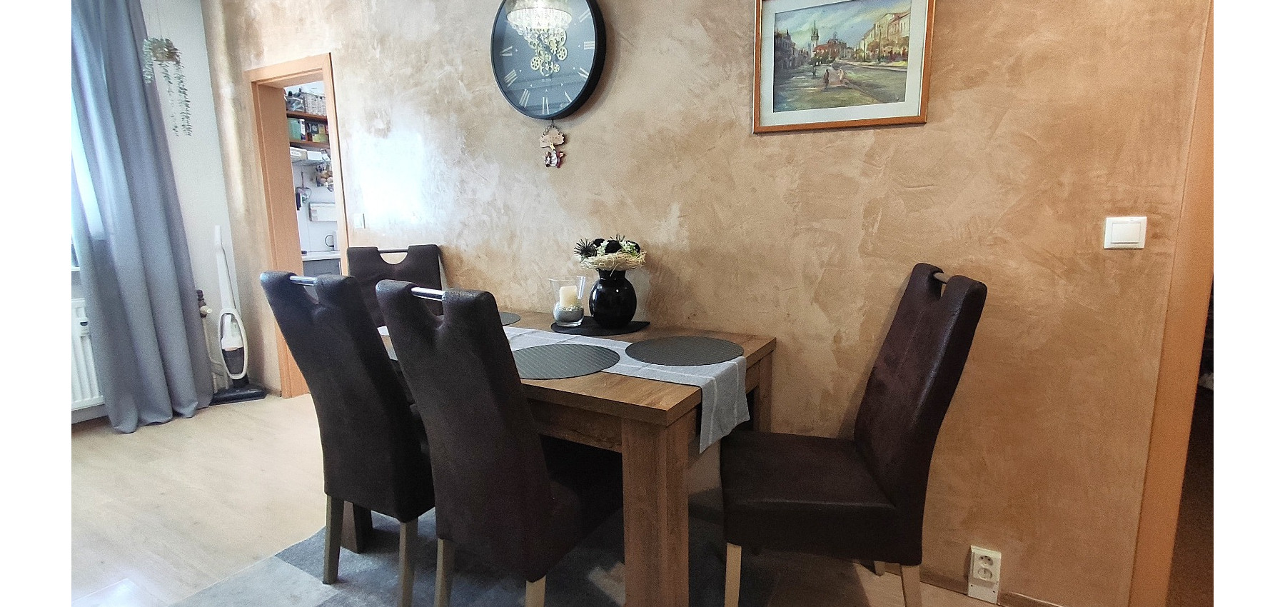 Dizajnovo prepracovaný lukratívny 4 izbový byt Sídlisko 3, klíma, loggia s tieniacimi fóliami