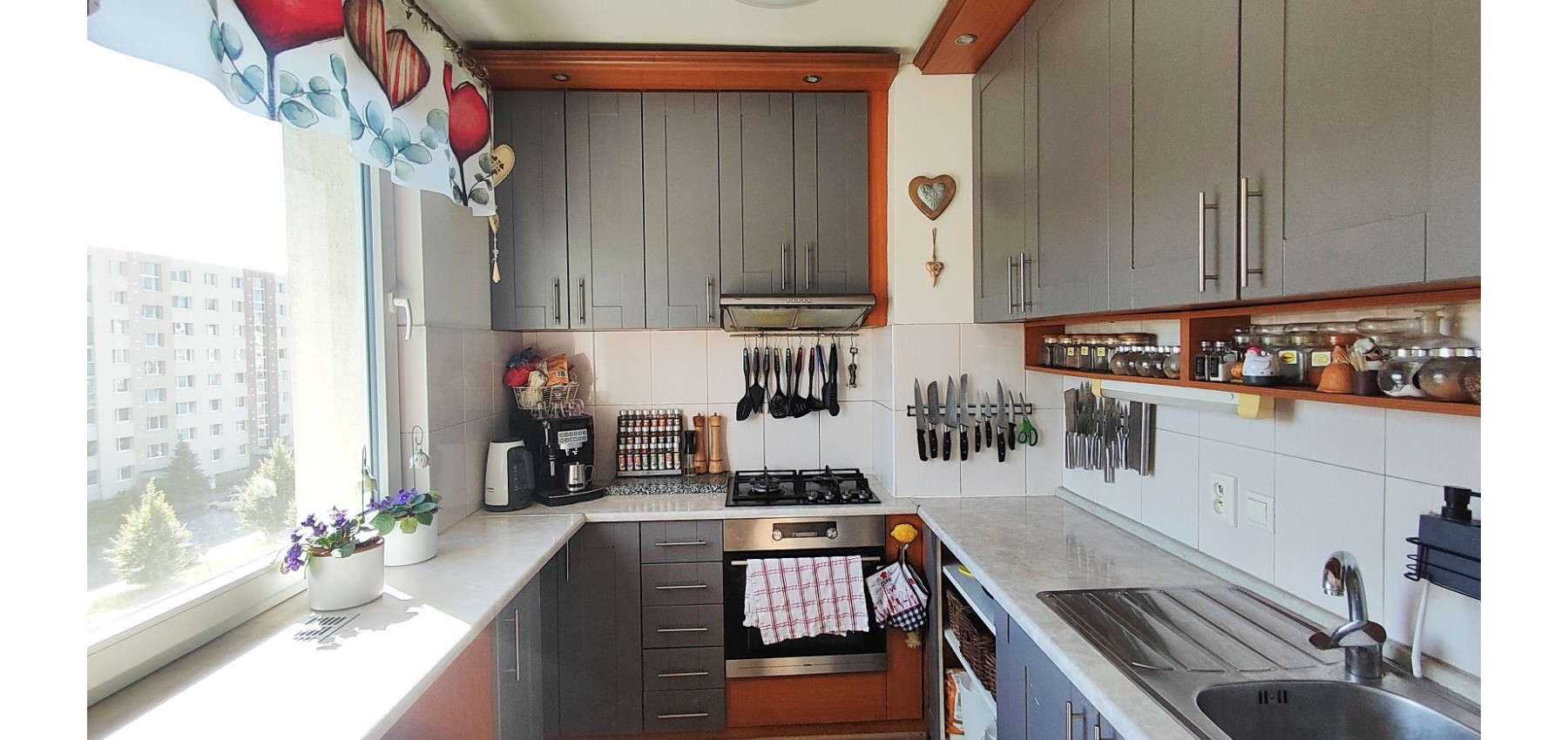 Dizajnovo prepracovaný lukratívny 4 izbový byt Sídlisko 3, klíma, loggia s tieniacimi fóliami