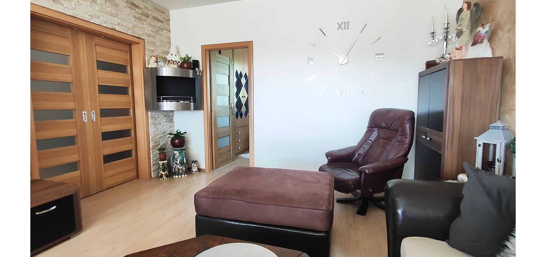 Dizajnovo prepracovaný lukratívny 4 izbový byt Sídlisko 3, klíma, loggia s tieniacimi fóliami