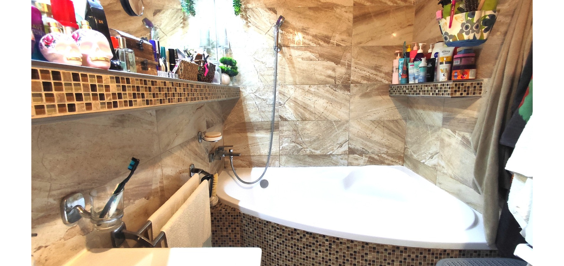 Dizajnovo prepracovaný lukratívny 4 izbový byt Sídlisko 3, klíma, loggia s tieniacimi fóliami