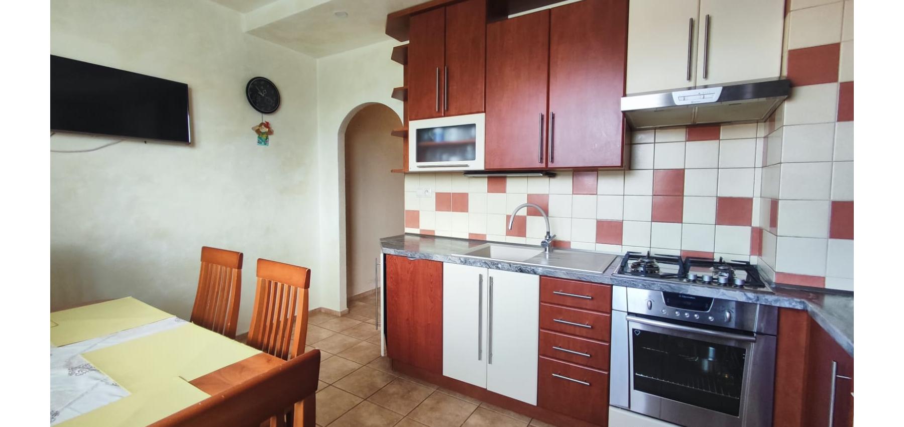 REZERVOVANÝ ... 3 izbový byt so skvelým výhľadom Tomášikova ulica, zrekonštruovaný, s klimatizáciou