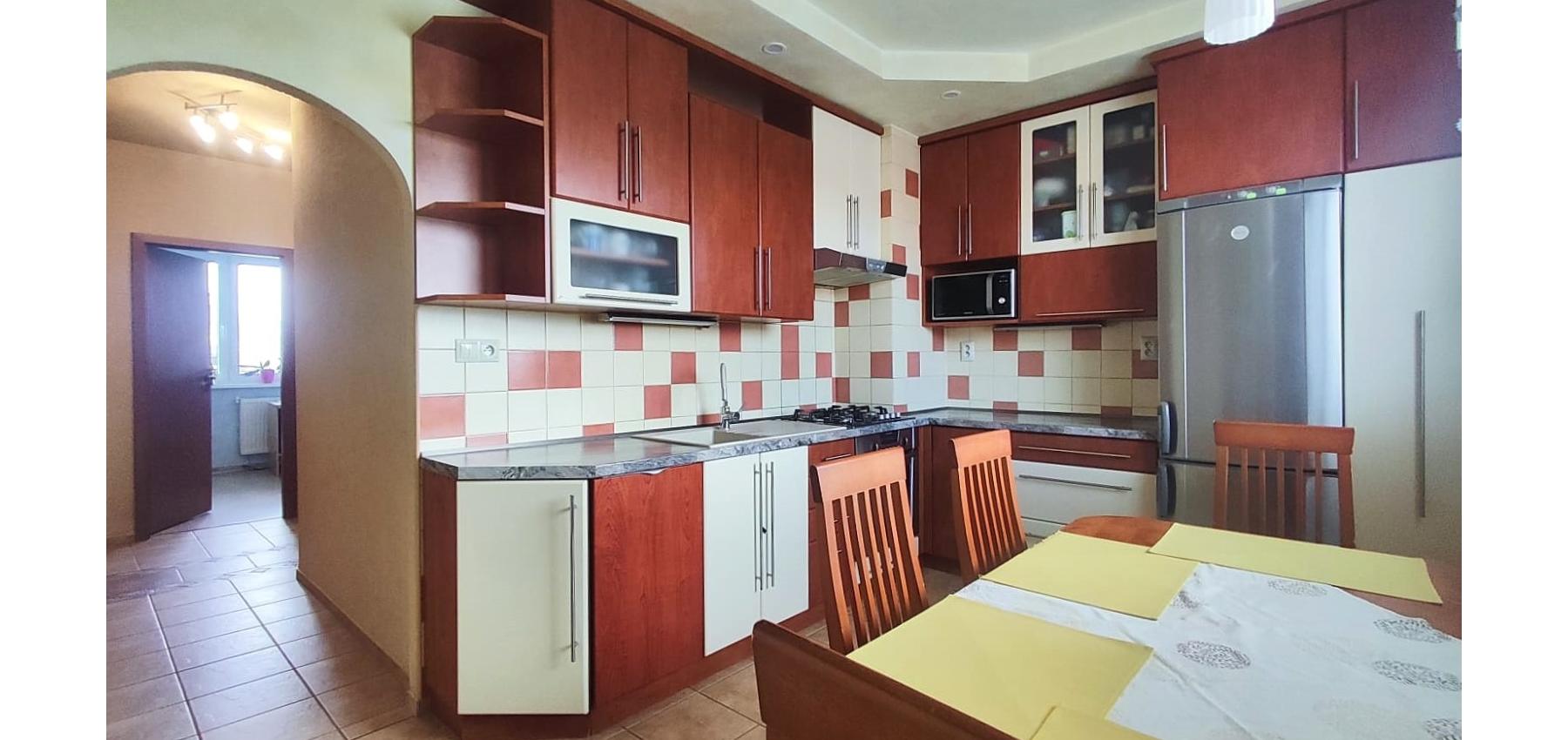 REZERVOVANÝ ... 3 izbový byt so skvelým výhľadom Tomášikova ulica, zrekonštruovaný, s klimatizáciou