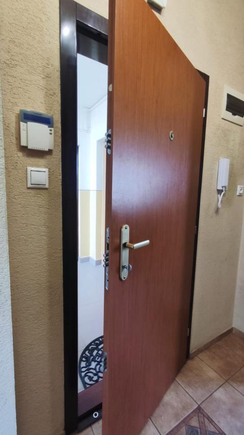 REZERVOVANÝ ... 3 izbový byt so skvelým výhľadom Tomášikova ulica, zrekonštruovaný, s klimatizáciou