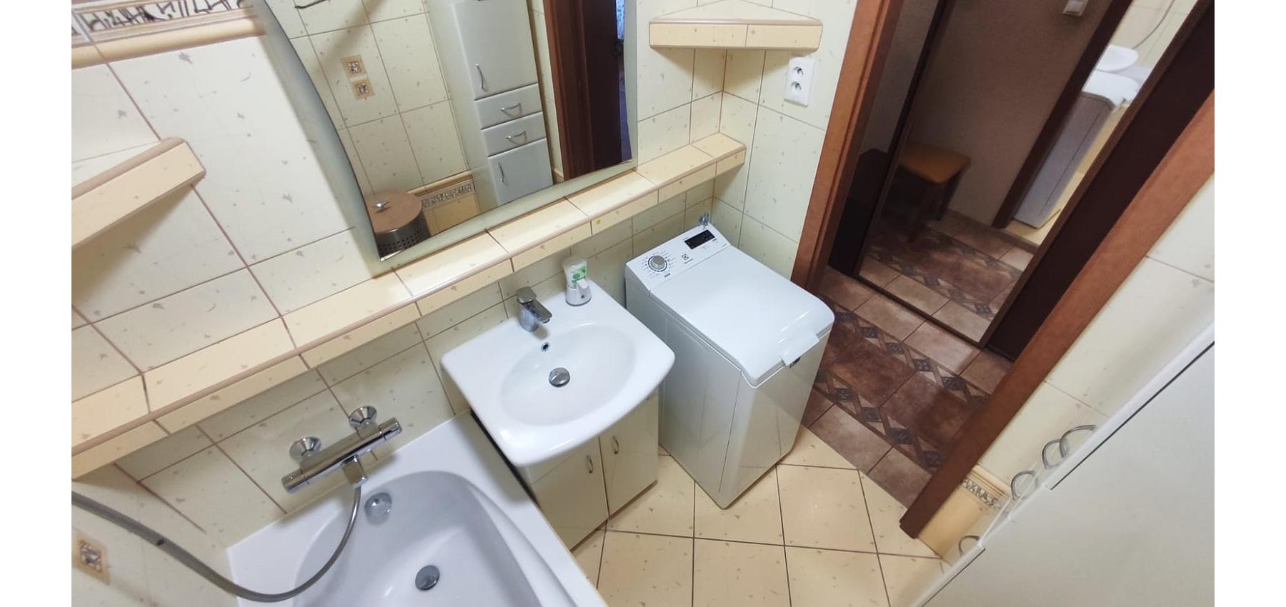 REZERVOVANÝ ... 3 izbový byt so skvelým výhľadom Tomášikova ulica, zrekonštruovaný, s klimatizáciou