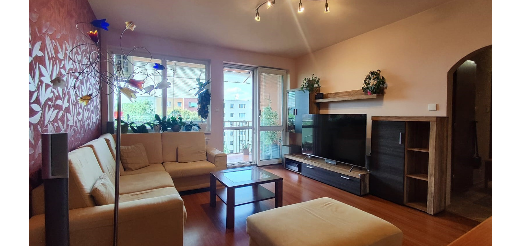 REZERVOVANÝ ... 3 izbový byt so skvelým výhľadom Tomášikova ulica, zrekonštruovaný, s klimatizáciou