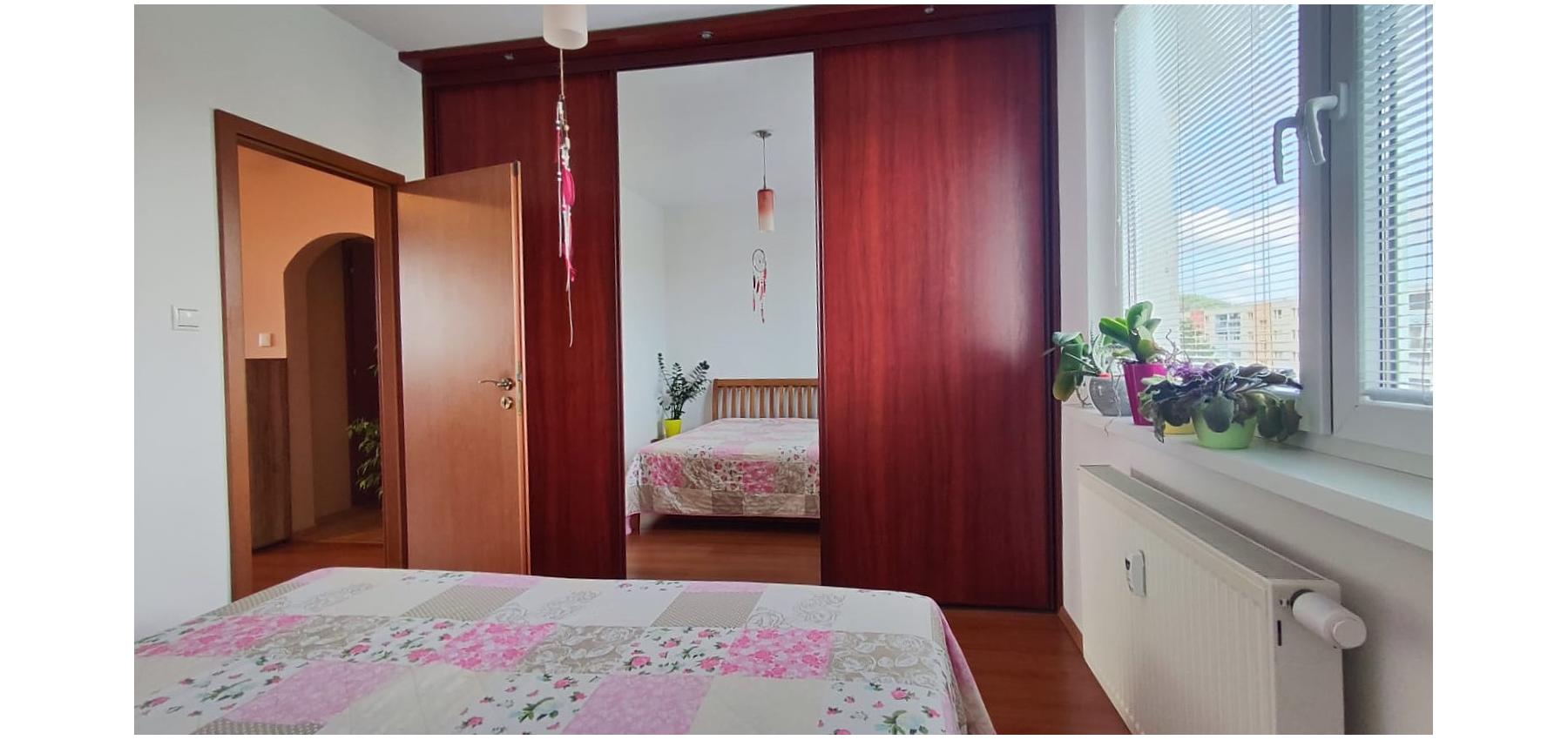 REZERVOVANÝ ... 3 izbový byt so skvelým výhľadom Tomášikova ulica, zrekonštruovaný, s klimatizáciou