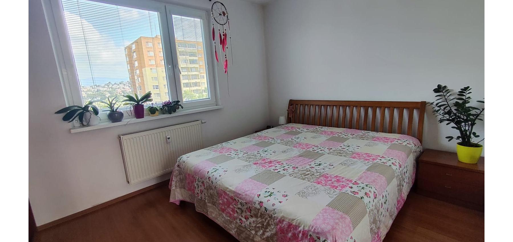 REZERVOVANÝ ... 3 izbový byt so skvelým výhľadom Tomášikova ulica, zrekonštruovaný, s klimatizáciou