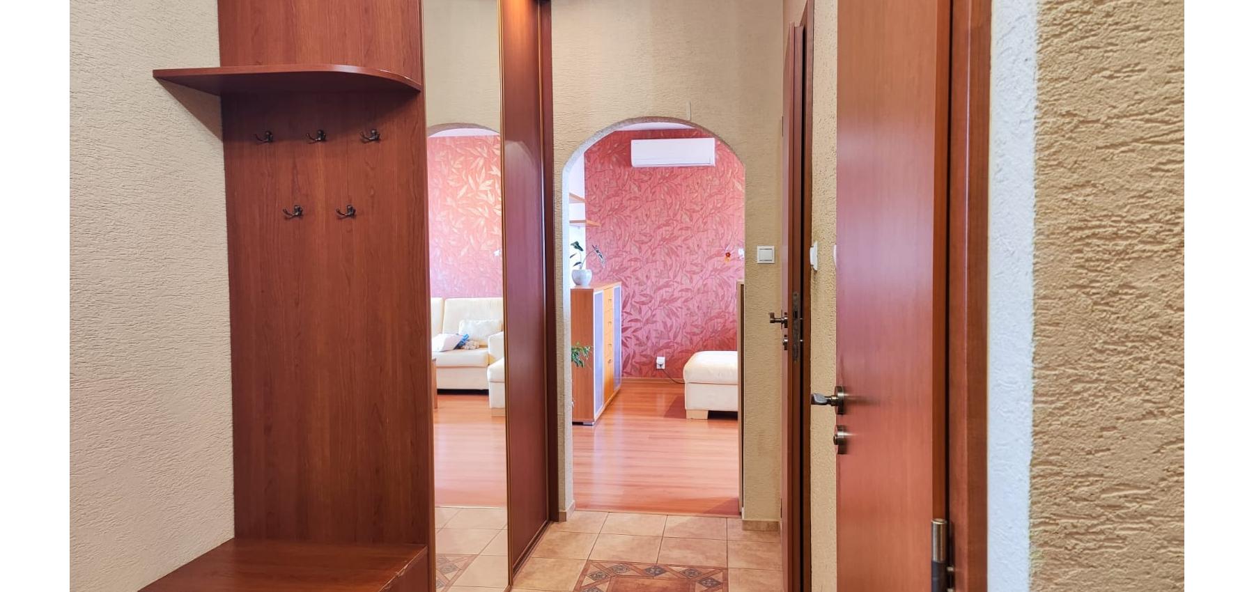 REZERVOVANÝ ... 3 izbový byt so skvelým výhľadom Tomášikova ulica, zrekonštruovaný, s klimatizáciou