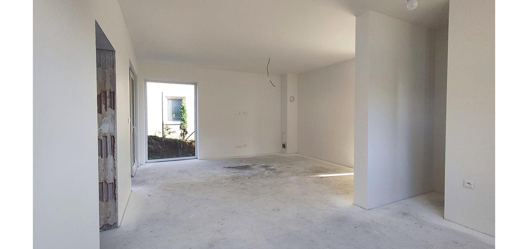 Bývajte do 2 mesiacov - zdravý tehlový 4 izbový dom Medzany, pozemok 589 m2