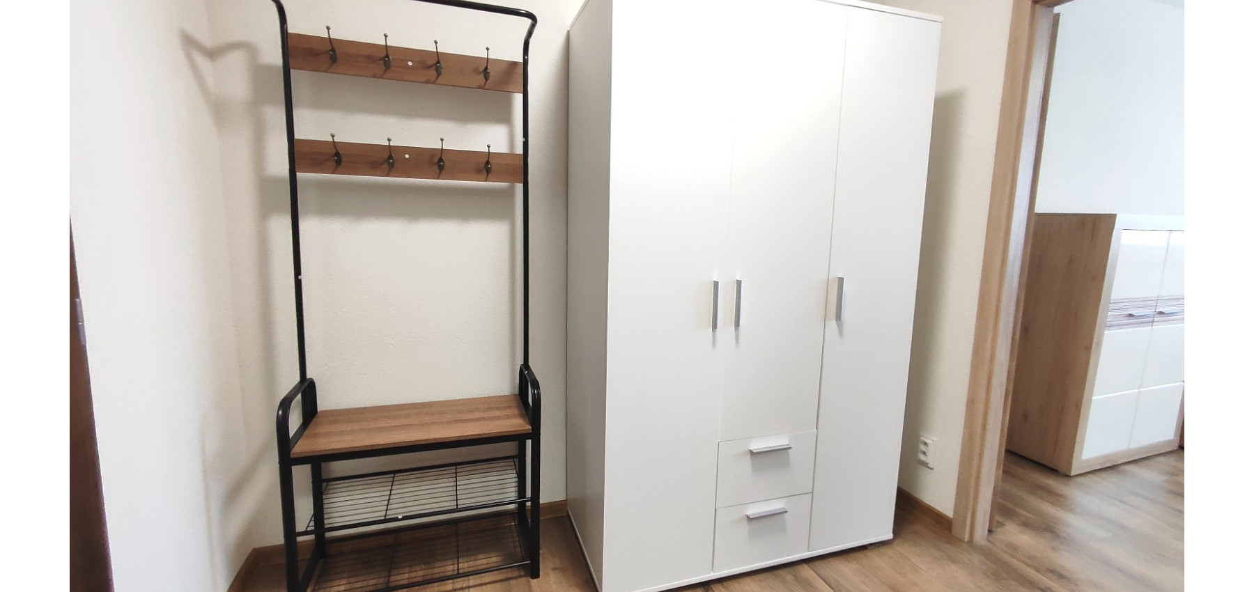 Prenajatá do 1.11.2026...Priestranná zariadená garsónka pre 1-2 osoby, Kotrádova ulica, Prešov