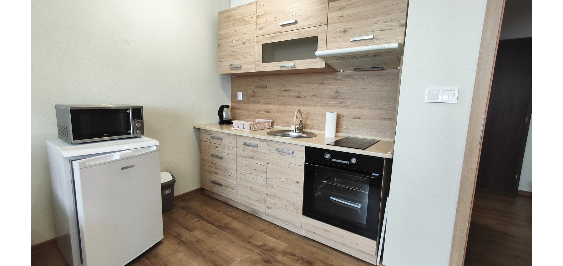 Prenajatá do 1.11.2026...Priestranná zariadená garsónka pre 1-2 osoby, Kotrádova ulica, Prešov