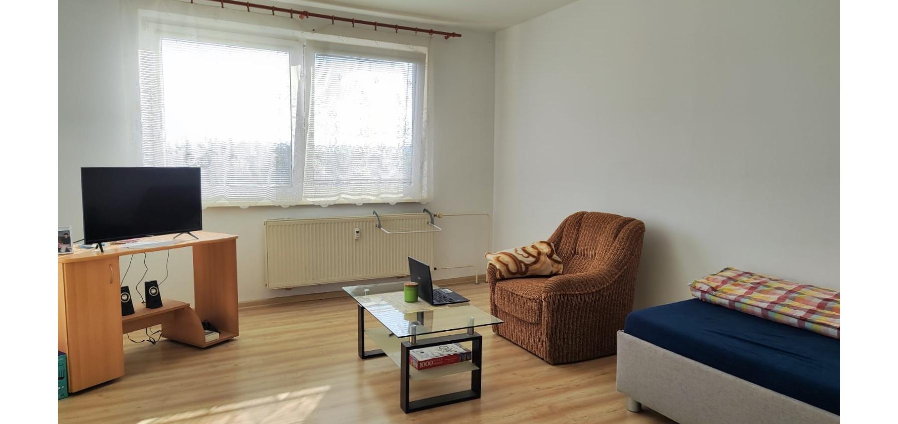 1 izbový byt s krásnym výhľadom Švábska, 42 m2, po rekonštrukcii, 8.poschodie