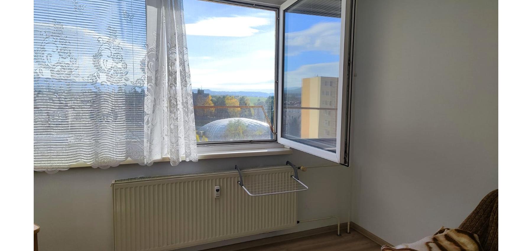 1 izbový byt s krásnym výhľadom Švábska, 42 m2, po rekonštrukcii, 8.poschodie