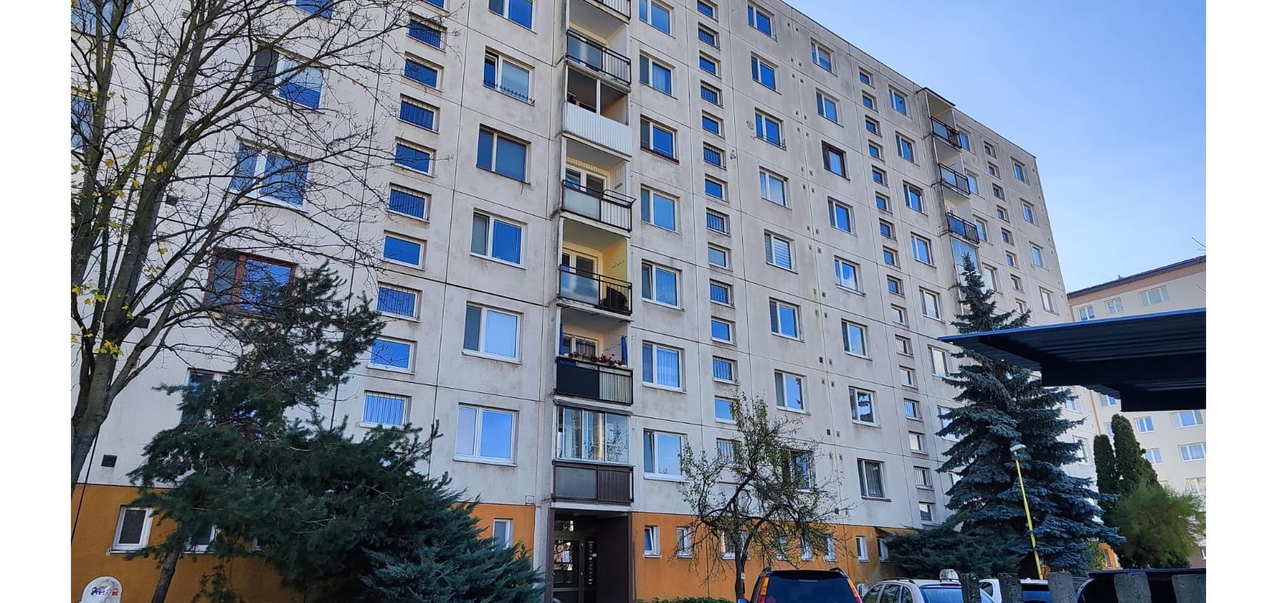 1 izbový byt s krásnym výhľadom Švábska, 42 m2, po rekonštrukcii, 8.poschodie