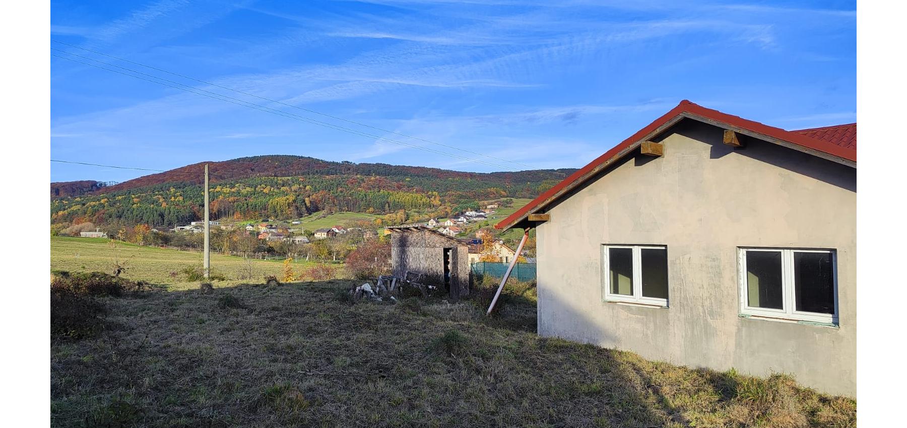 5 izbový rodinný holodom na veľkorysom pozemku 1050 m2 v obci Podhorany