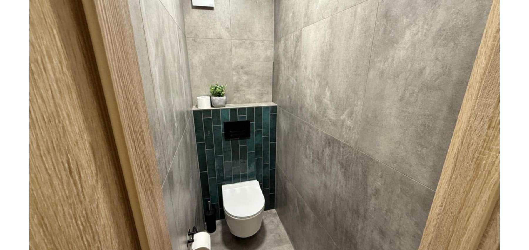 1 izbový byt s krásnym výhľadom Švábska, 42 m2, po rekonštrukcii, 8.poschodie