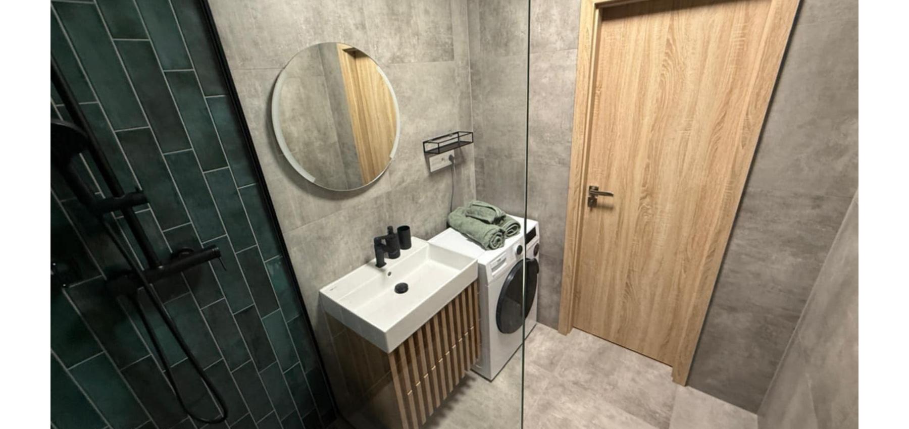 1 izbový byt s krásnym výhľadom Švábska, 42 m2, po rekonštrukcii, 8.poschodie