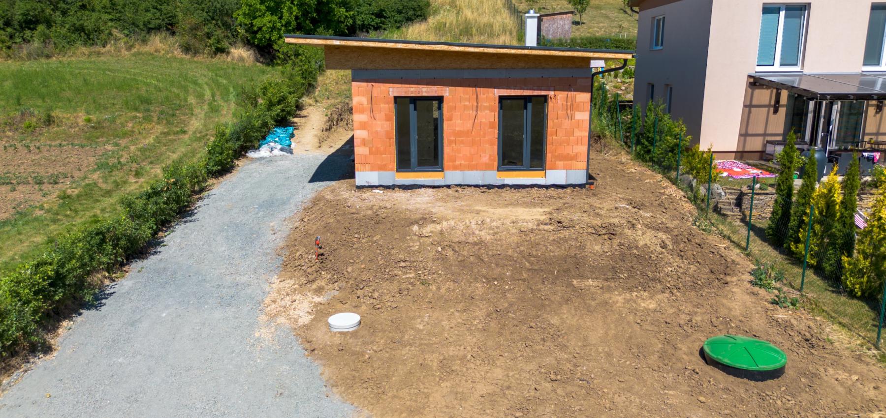 4 izbový rodinný dom obklopený zeleňou, iba s 1 susedom a nádherným výhľadom