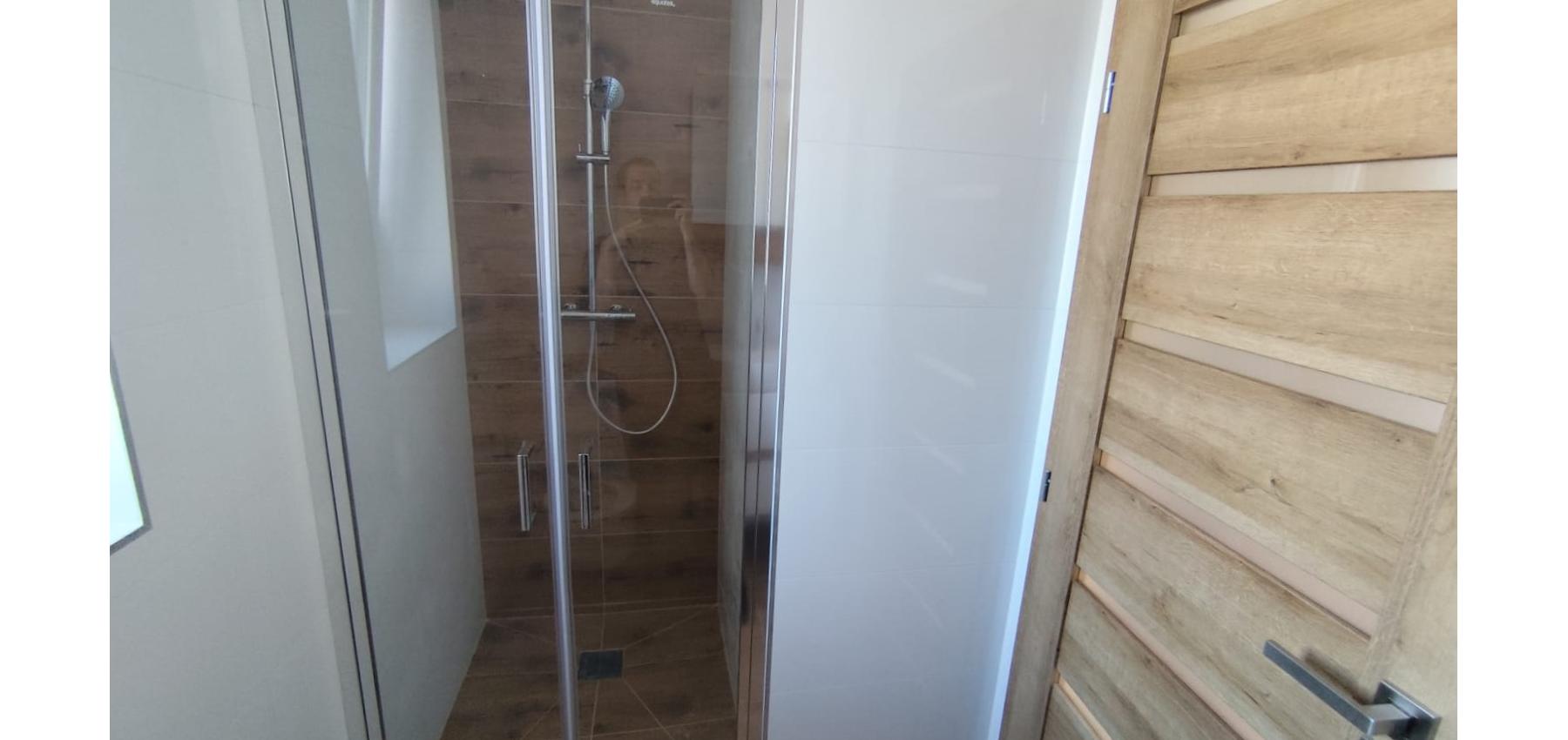 Posledný tehlový 3 izbový rodinný dom na pozemku 280 m2, 2 parkovacie miesta, terasa, záhrada