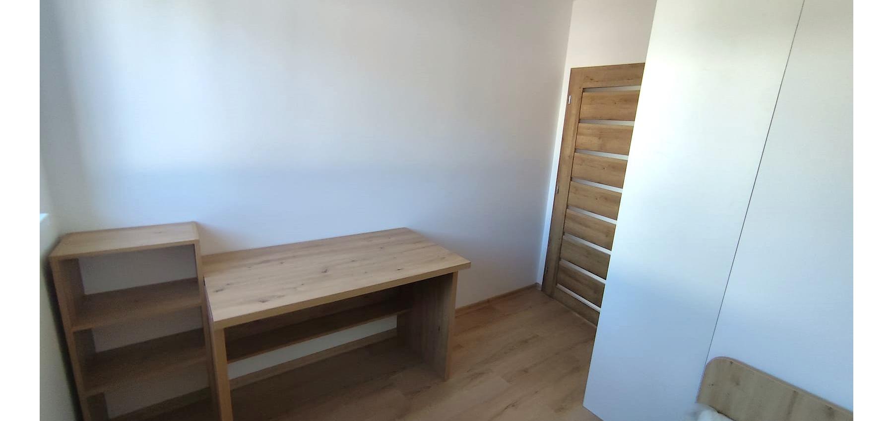 Posledný tehlový 3 izbový rodinný dom na pozemku 280 m2, 2 parkovacie miesta, terasa, záhrada