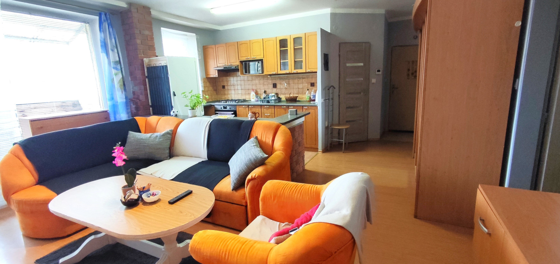 Voľný ihneď.....2 izbový byt Levočská ulica, vlastné kúrenie, balkón, zariadený