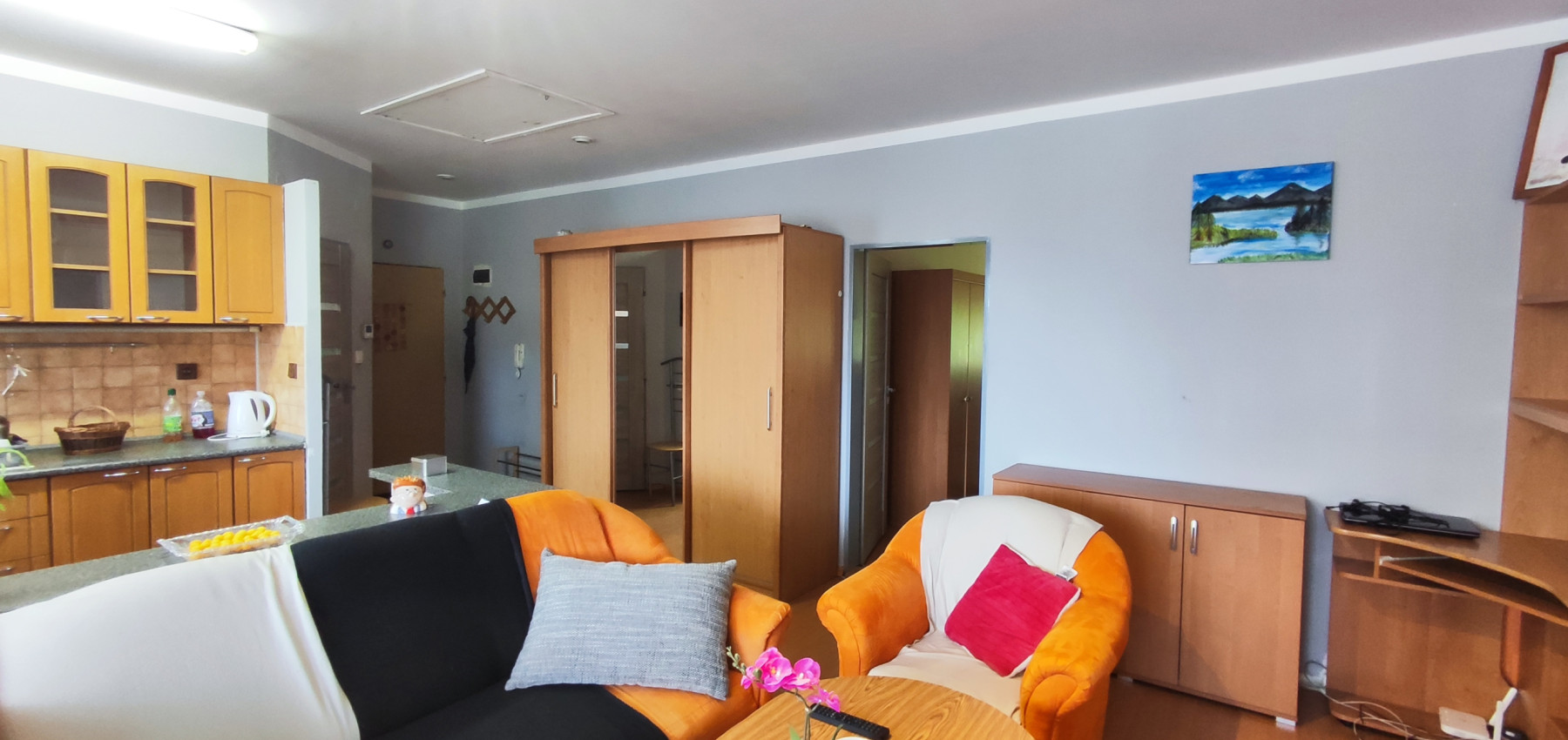 Voľný ihneď.....2 izbový byt Levočská ulica, vlastné kúrenie, balkón, zariadený