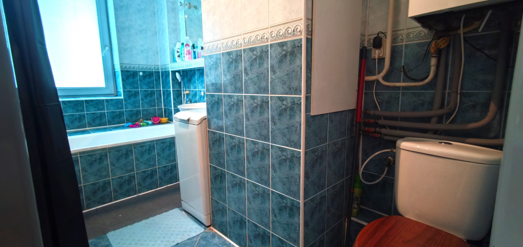 Voľný ihneď.....2 izbový byt Levočská ulica, vlastné kúrenie, balkón, zariadený