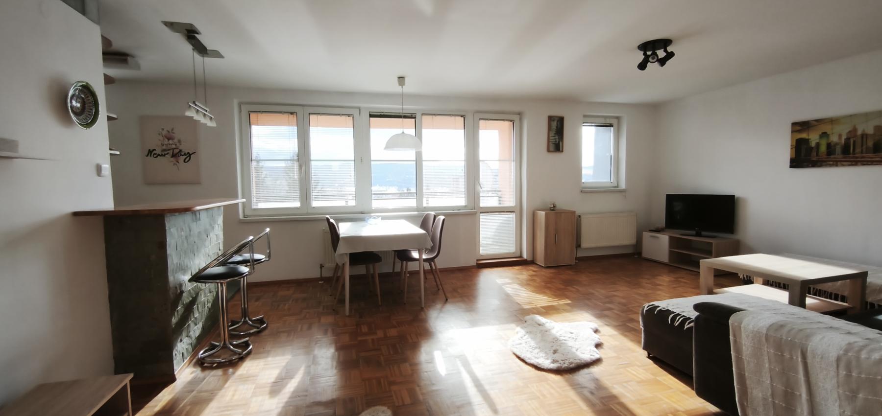 Ihneď voľný 3 izbový priestranný byt s veľkým balkónom, Veselá ulica, zariadený