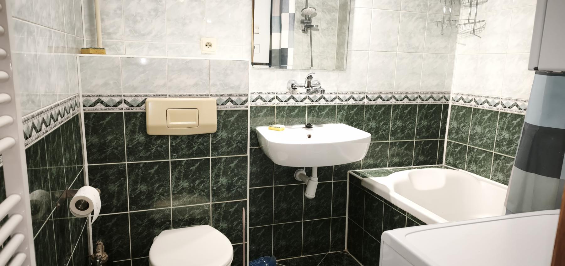 Ihneď voľný 3 izbový priestranný byt s veľkým balkónom, Veselá ulica, zariadený