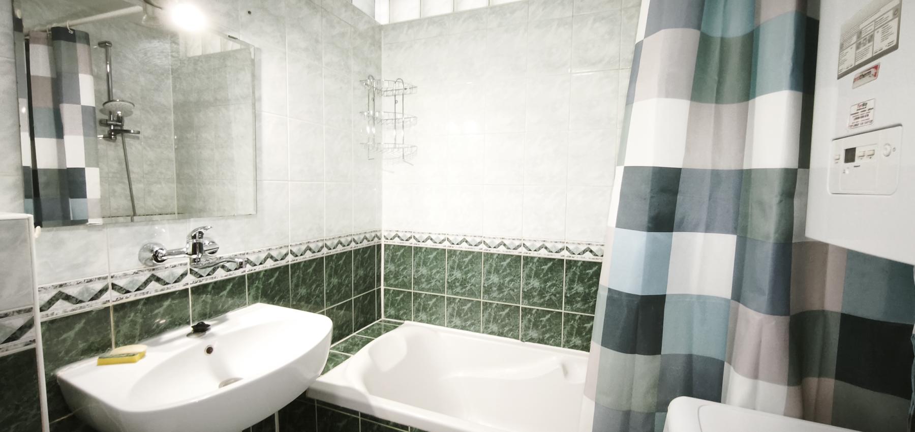 Ihneď voľný 3 izbový priestranný byt s veľkým balkónom, Veselá ulica, zariadený