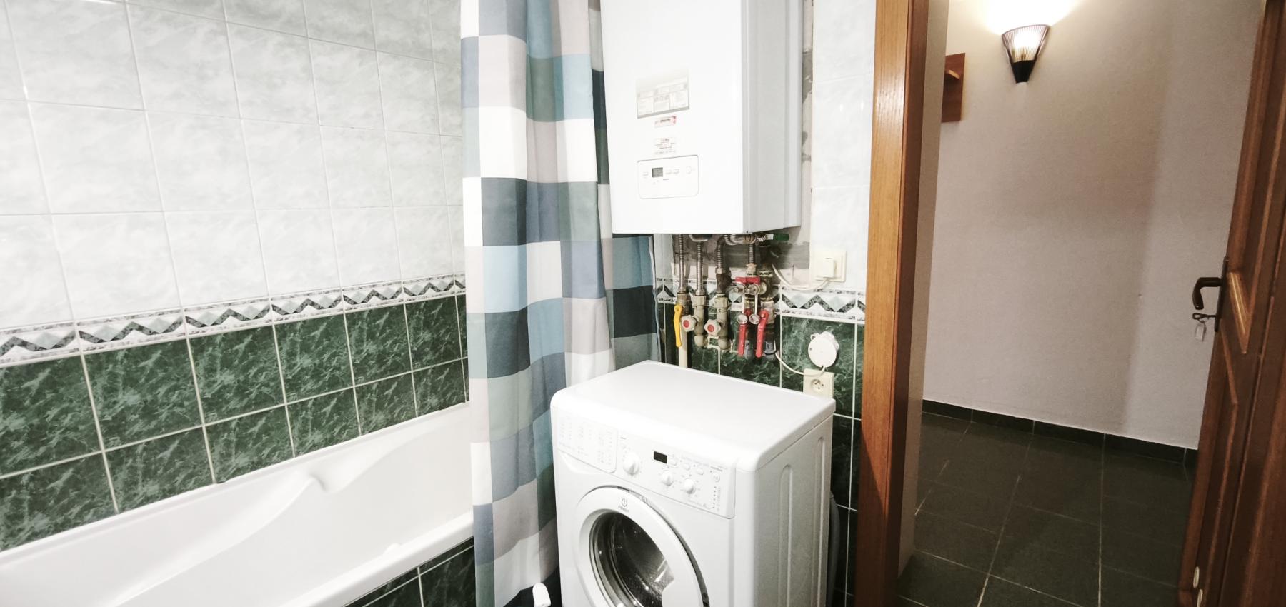 Ihneď voľný 3 izbový priestranný byt s veľkým balkónom, Veselá ulica, zariadený