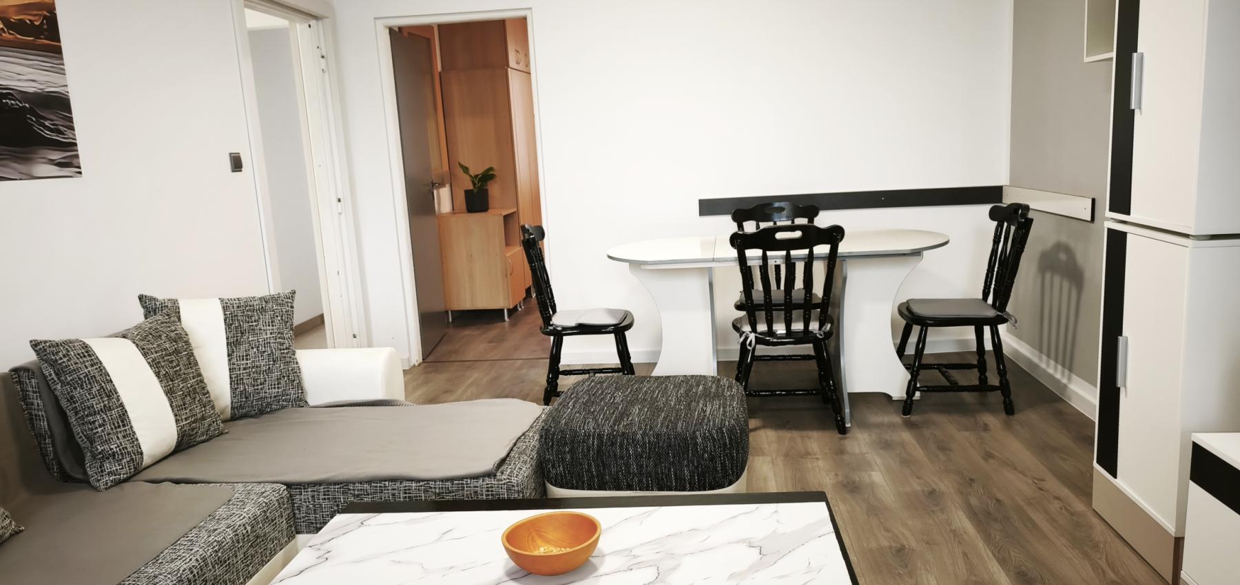 Voľný ihneď ... prenájom zrekonštruovaný 2 izbový byt s loggiou Československej armády, zariadený