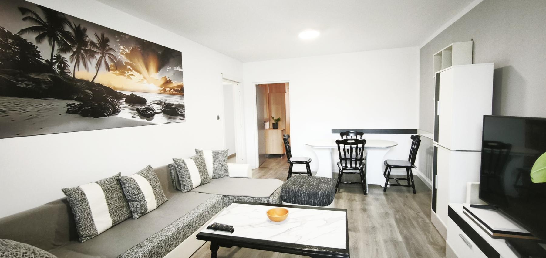 Voľný ihneď ... prenájom zrekonštruovaný 2 izbový byt s loggiou Československej armády, zariadený