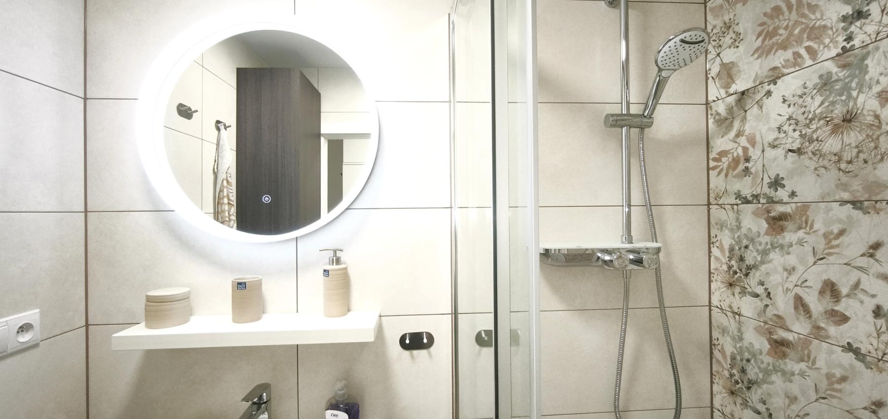 Voľný ihneď ... prenájom zrekonštruovaný 2 izbový byt s loggiou Československej armády, zariadený