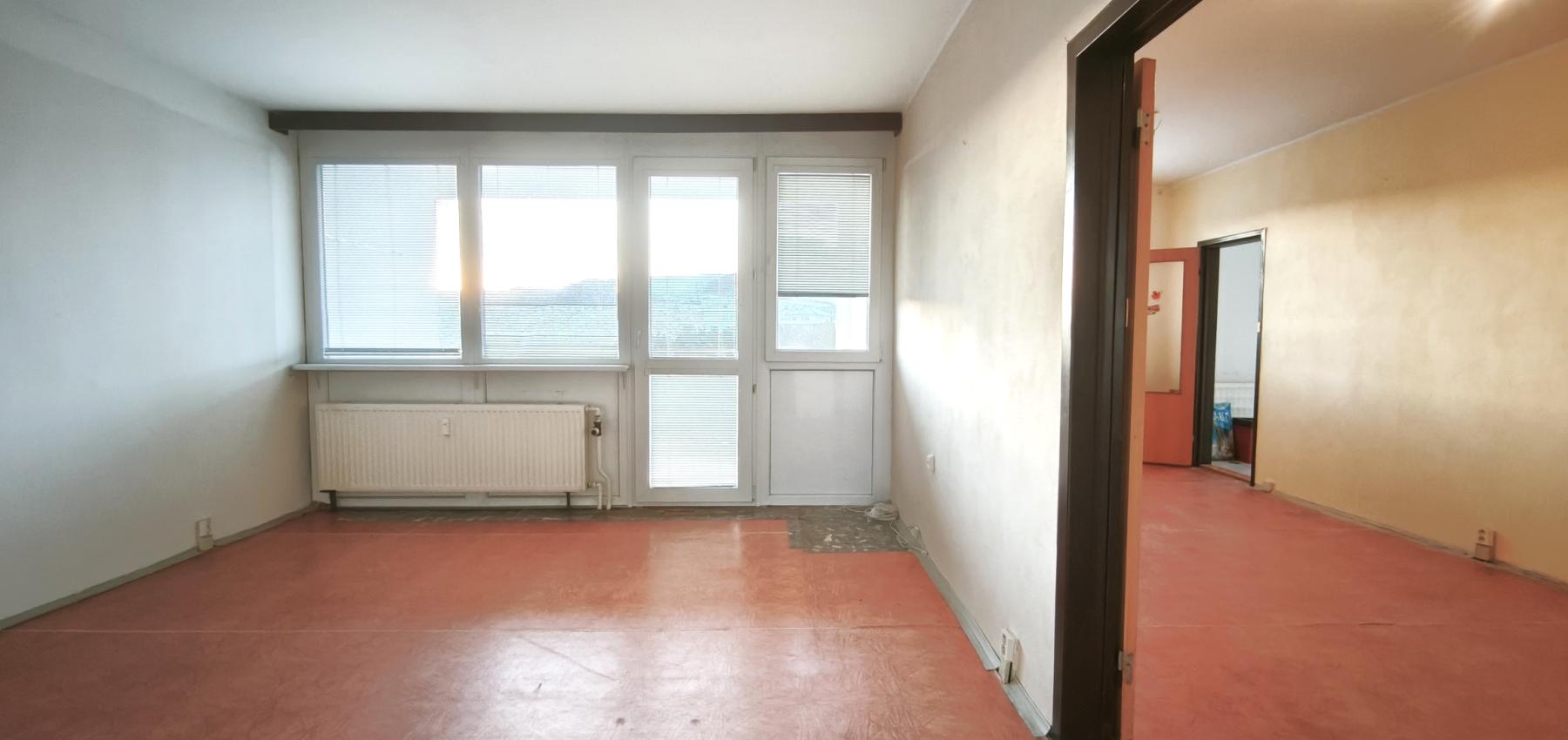 Na predaj lukratívny 4 izbový byt s nadrozmernou loggiou, Mirka Nešpora pri MŠ, pôvodný stav