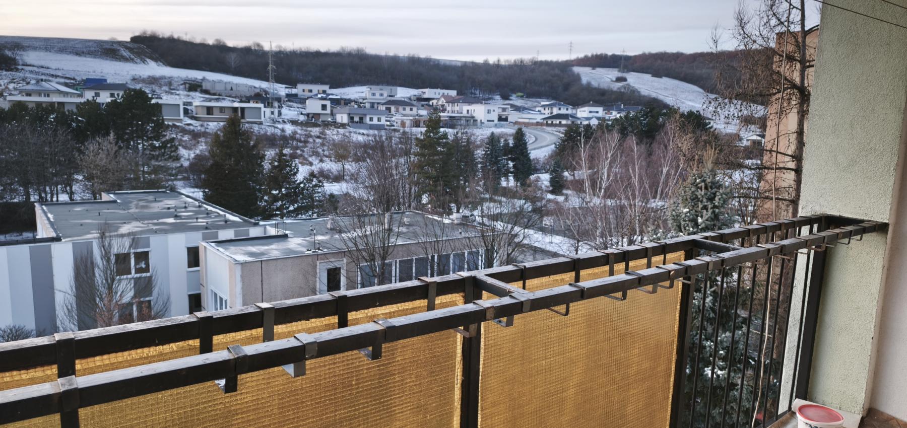 Na predaj lukratívny 4 izbový byt s nadrozmernou loggiou, Mirka Nešpora pri MŠ, pôvodný stav