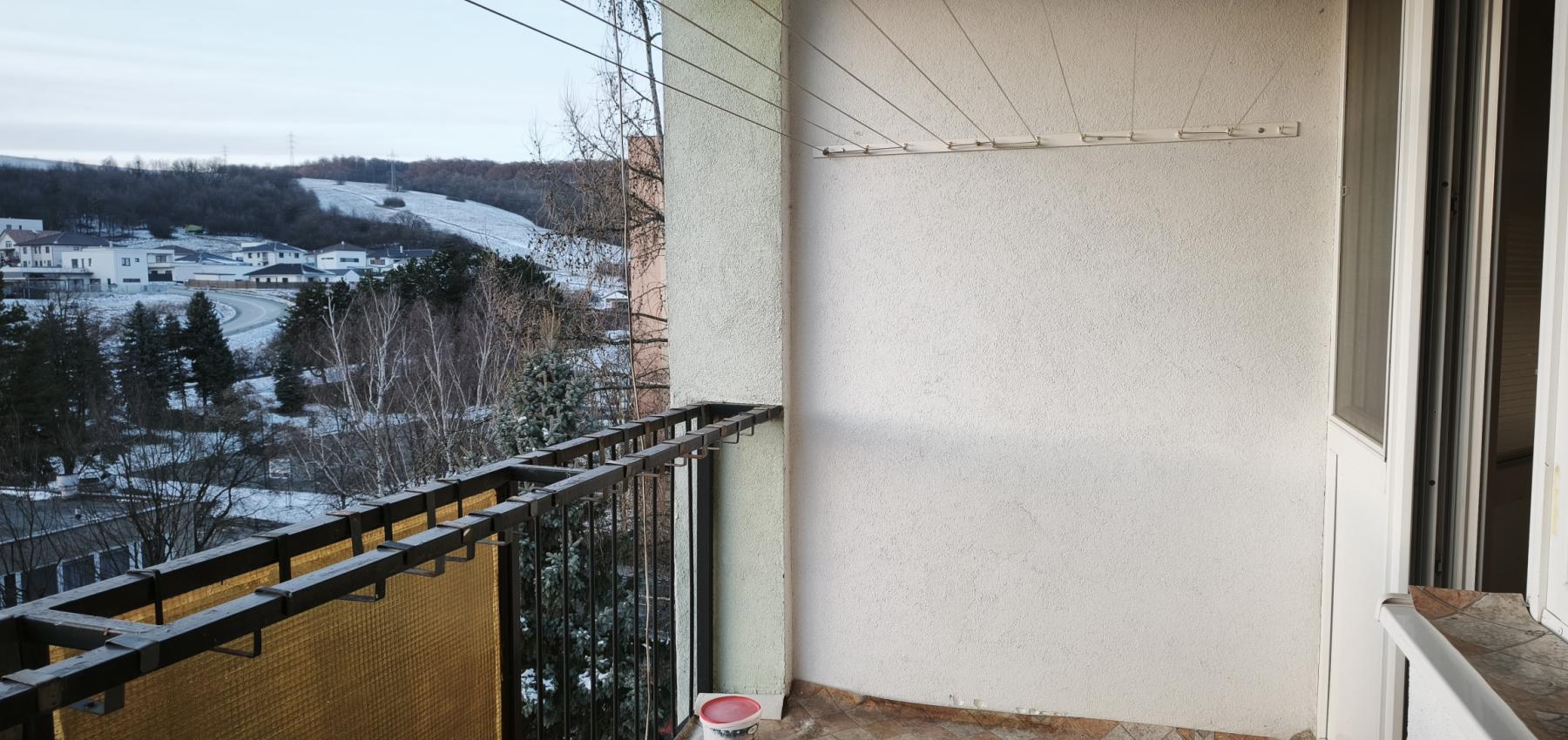 Na predaj lukratívny 4 izbový byt s nadrozmernou loggiou, Mirka Nešpora pri MŠ, pôvodný stav