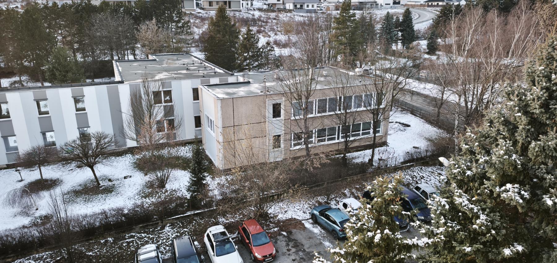 Na predaj lukratívny 4 izbový byt s nadrozmernou loggiou, Mirka Nešpora pri MŠ, pôvodný stav