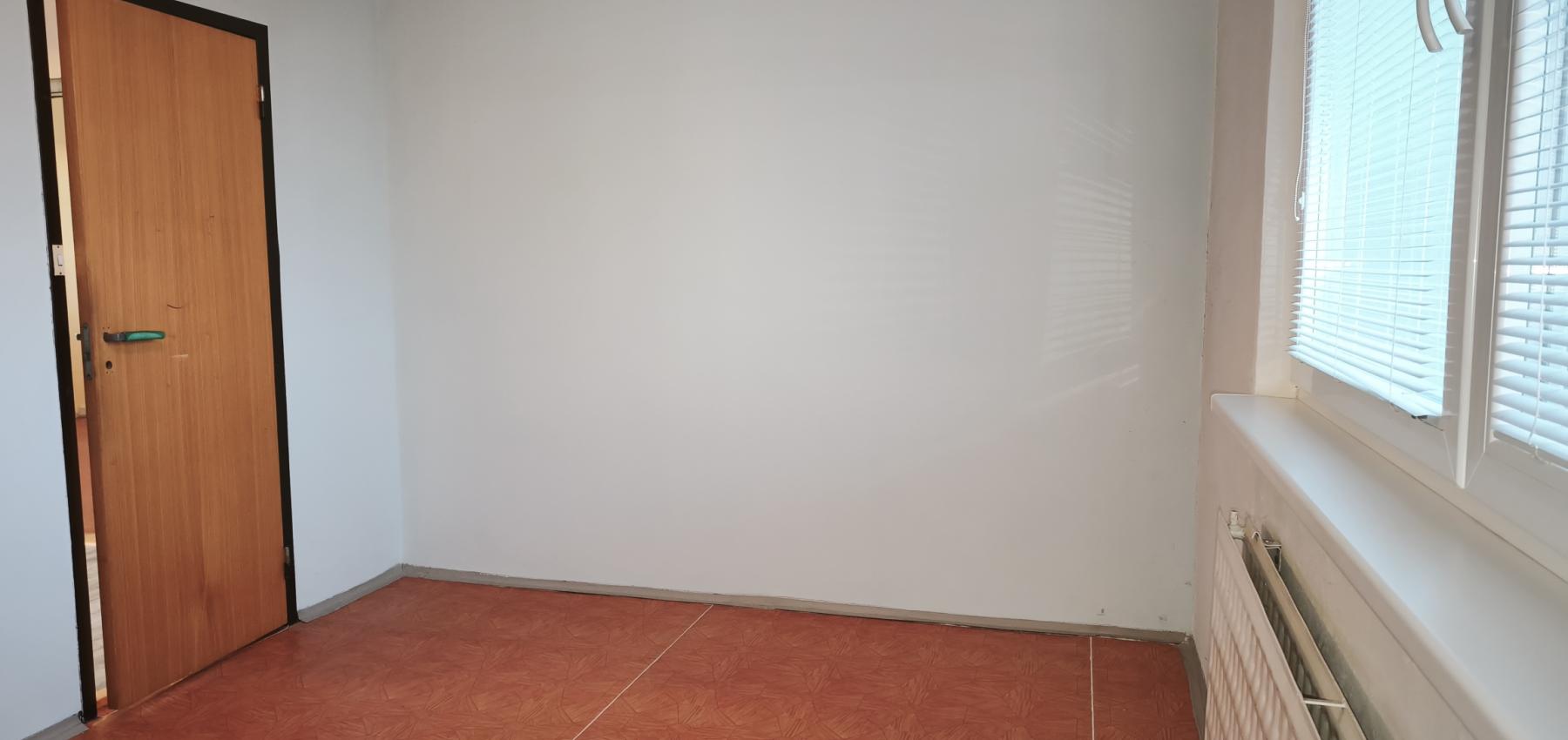 Na predaj lukratívny 4 izbový byt s nadrozmernou loggiou, Mirka Nešpora pri MŠ, pôvodný stav